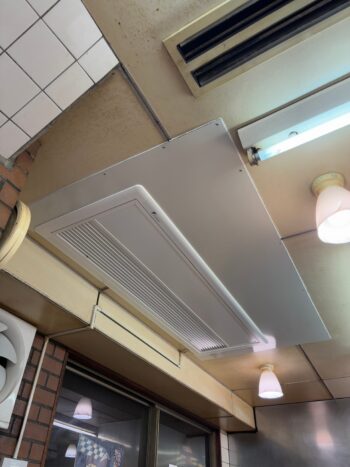 東京都 千代田区 飲食店様にて業務用エアコン入れ替え工事完了