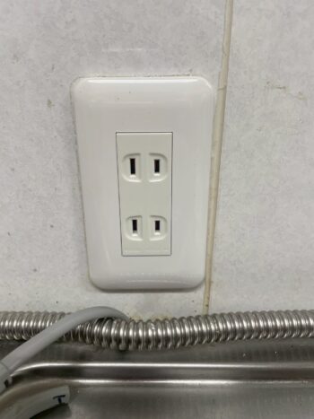 デイサービスの施設様・コーヒーショップ様 2件のコンセント交換