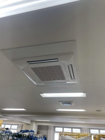 東京都 運輸会社様にて業務用エアコン入れ替え工事完了