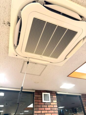 大阪府堺市 某人気飲食チェーン店様にて業務用エアコン入れ替え工事完了