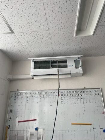 神奈川県内にる高校にて業務用エアコン工事完了