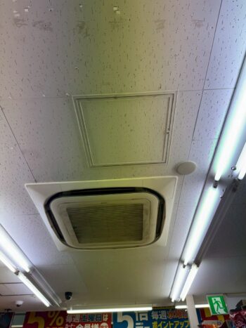 大阪市 ドラッグストア様にて業務用エアコン入れ替え工事完了