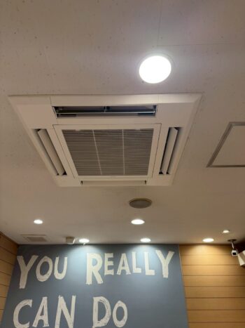 兵庫県にある人気飲食チェーン店様にて業務用エアコン入れ替え工事完了